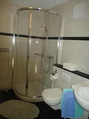 Pua アパート セント